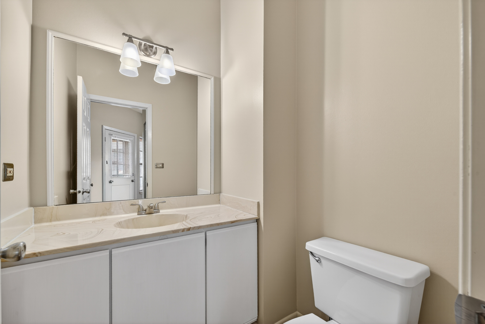 1454 EAGLE Court #1454, Glendale Heights, IL 60139