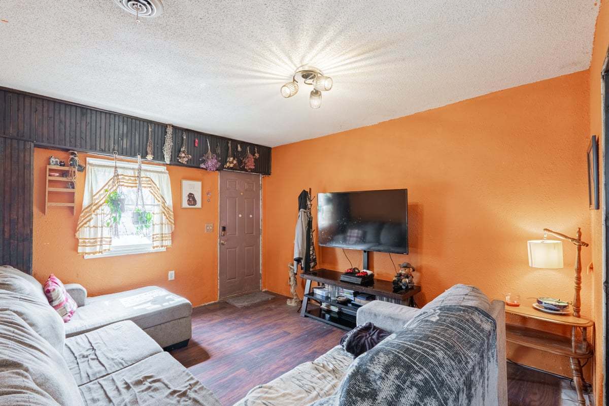 202 E Jones Street, Secor, IL 61771