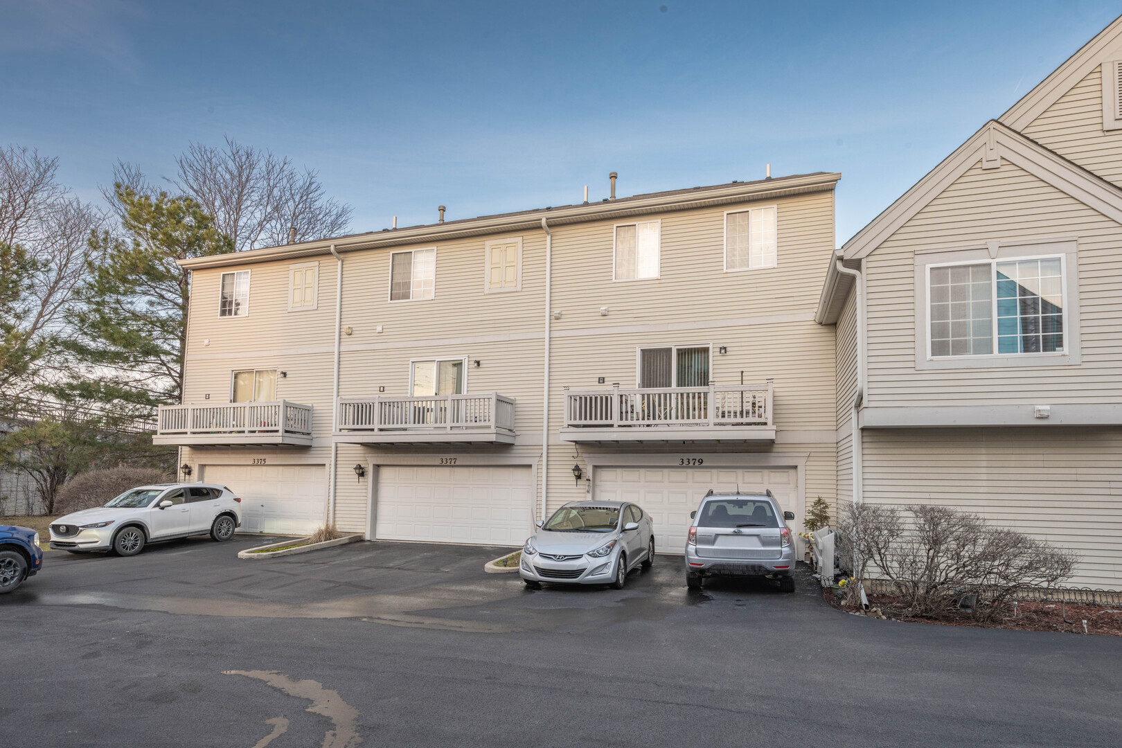 3377 RAVINIA Circle, Aurora, IL 60504