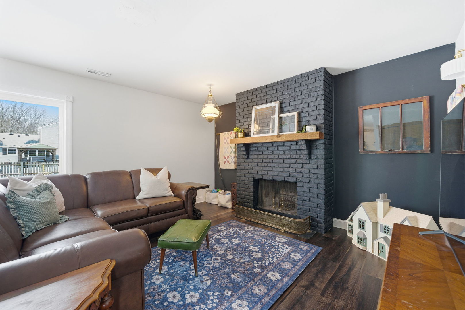 30W240 Leominster Court, Warrenville, IL 60555