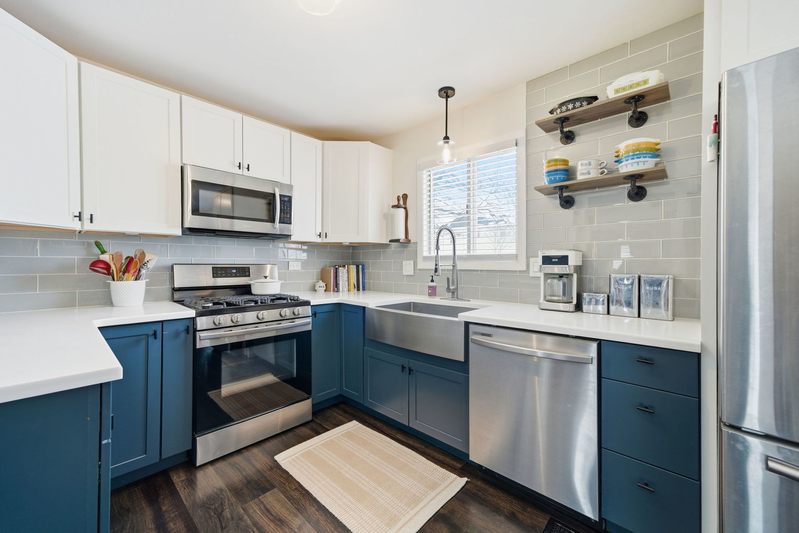 30W240 Leominster Court, Warrenville, IL 60555