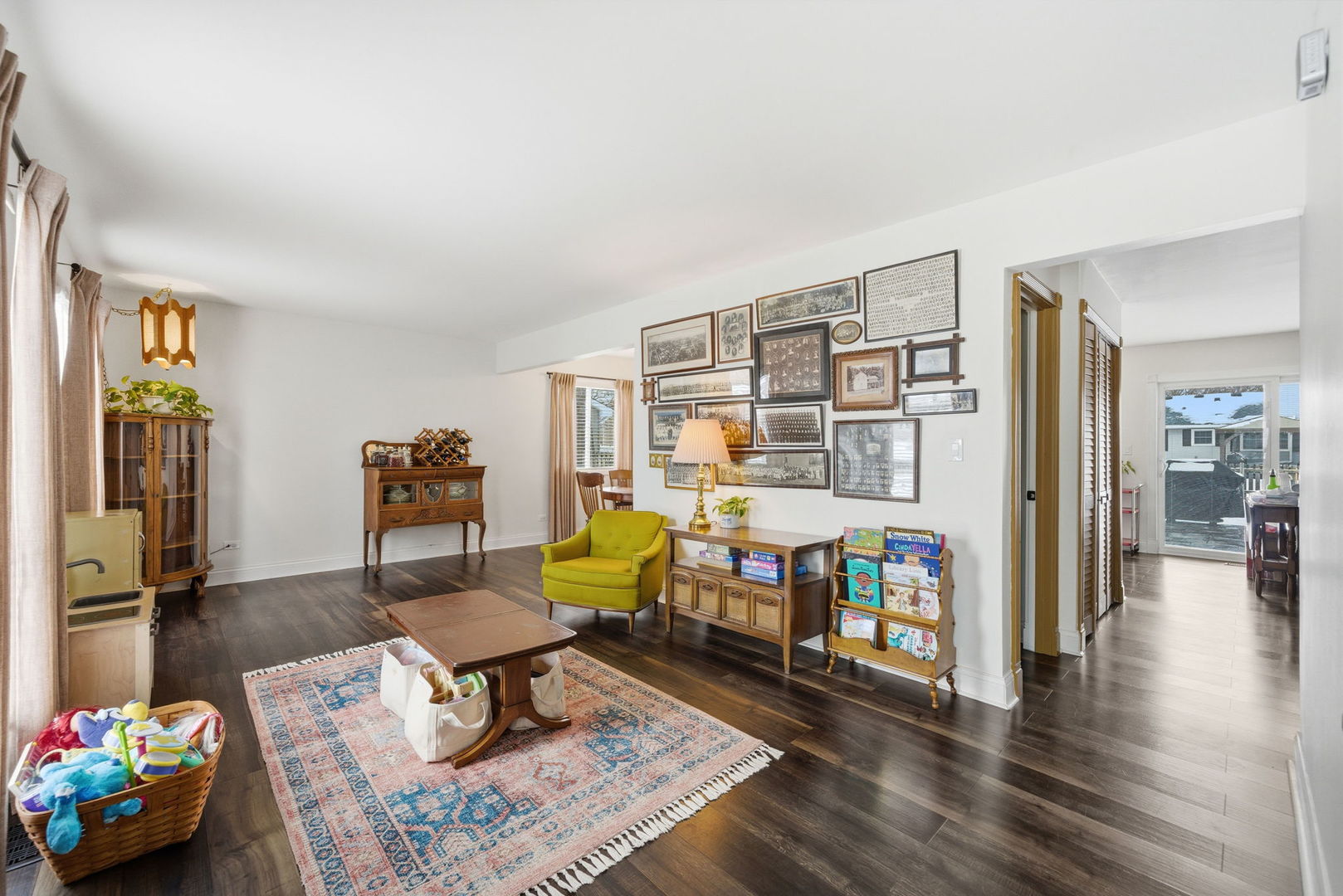 30W240 Leominster Court, Warrenville, IL 60555