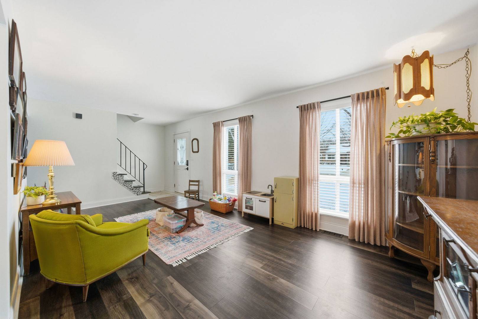 30W240 Leominster Court, Warrenville, IL 60555