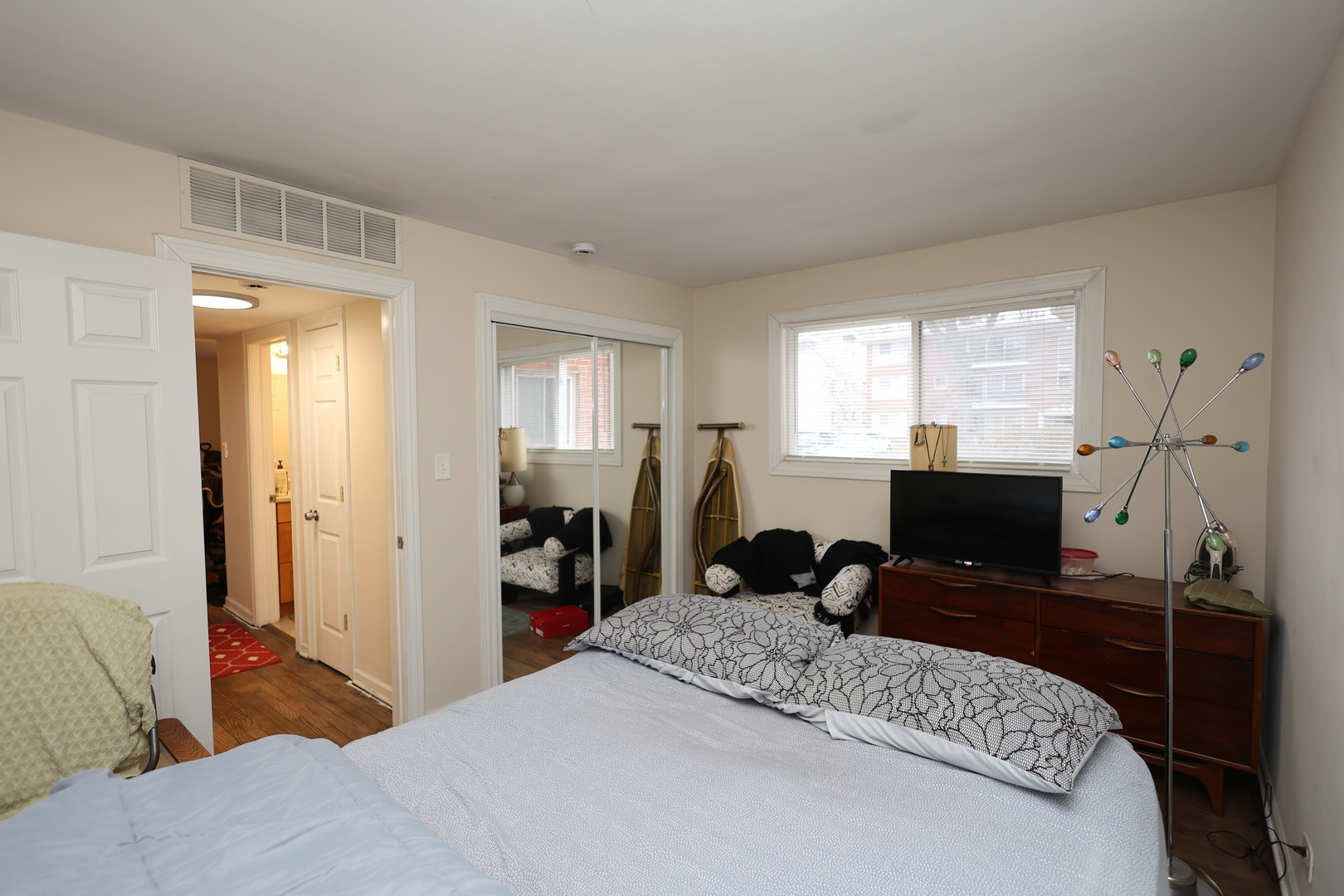 10111 Old Orchard Court #101, Skokie, IL 60076