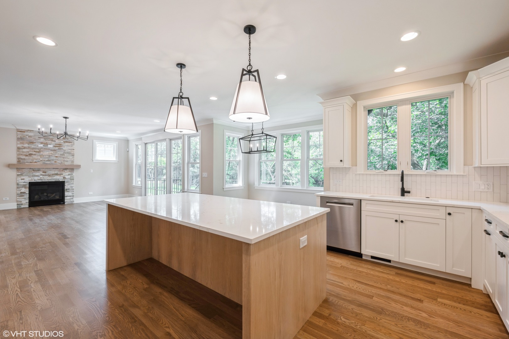 Willowbrook, IL 60527