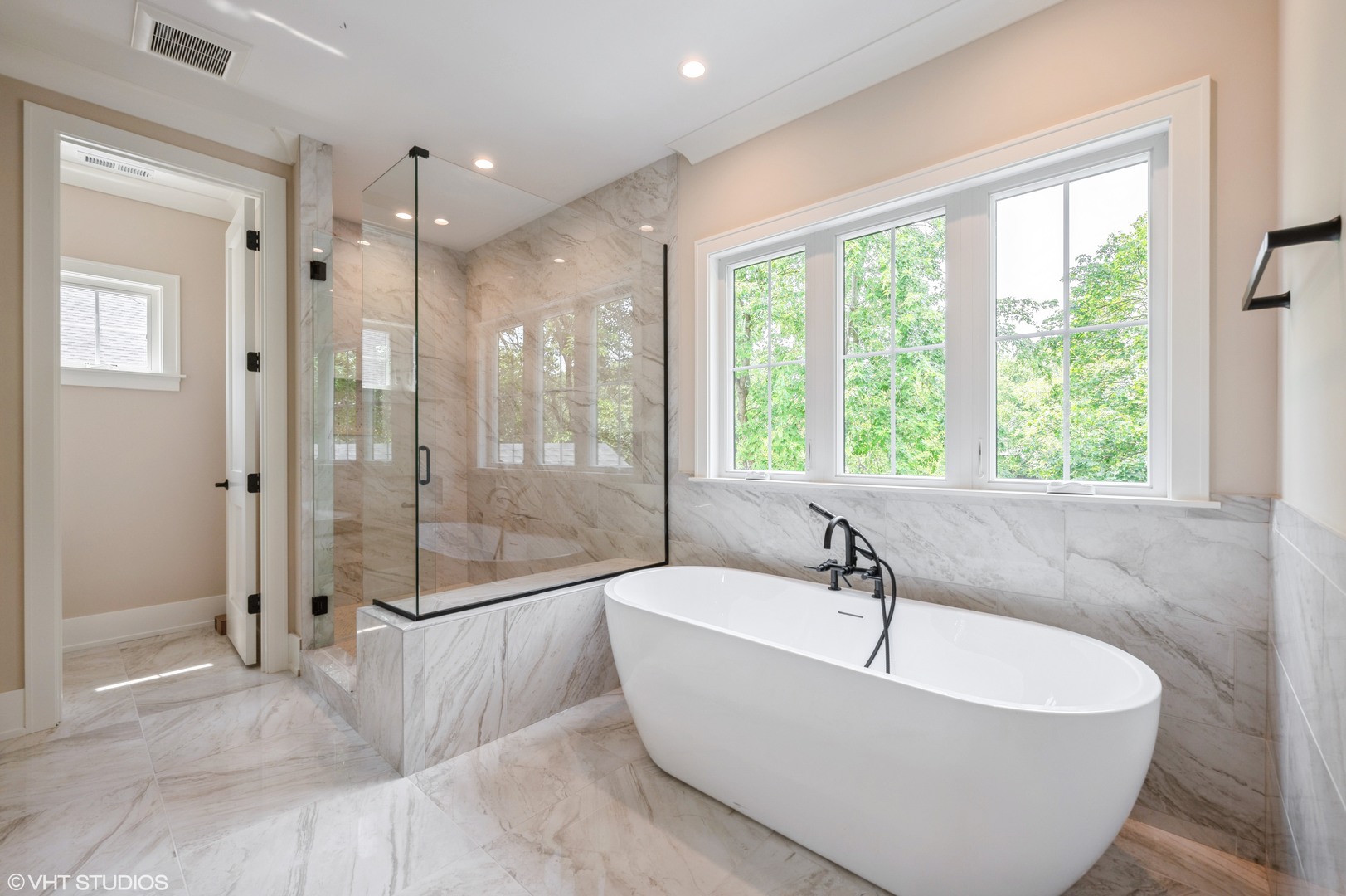 Willowbrook, IL 60527