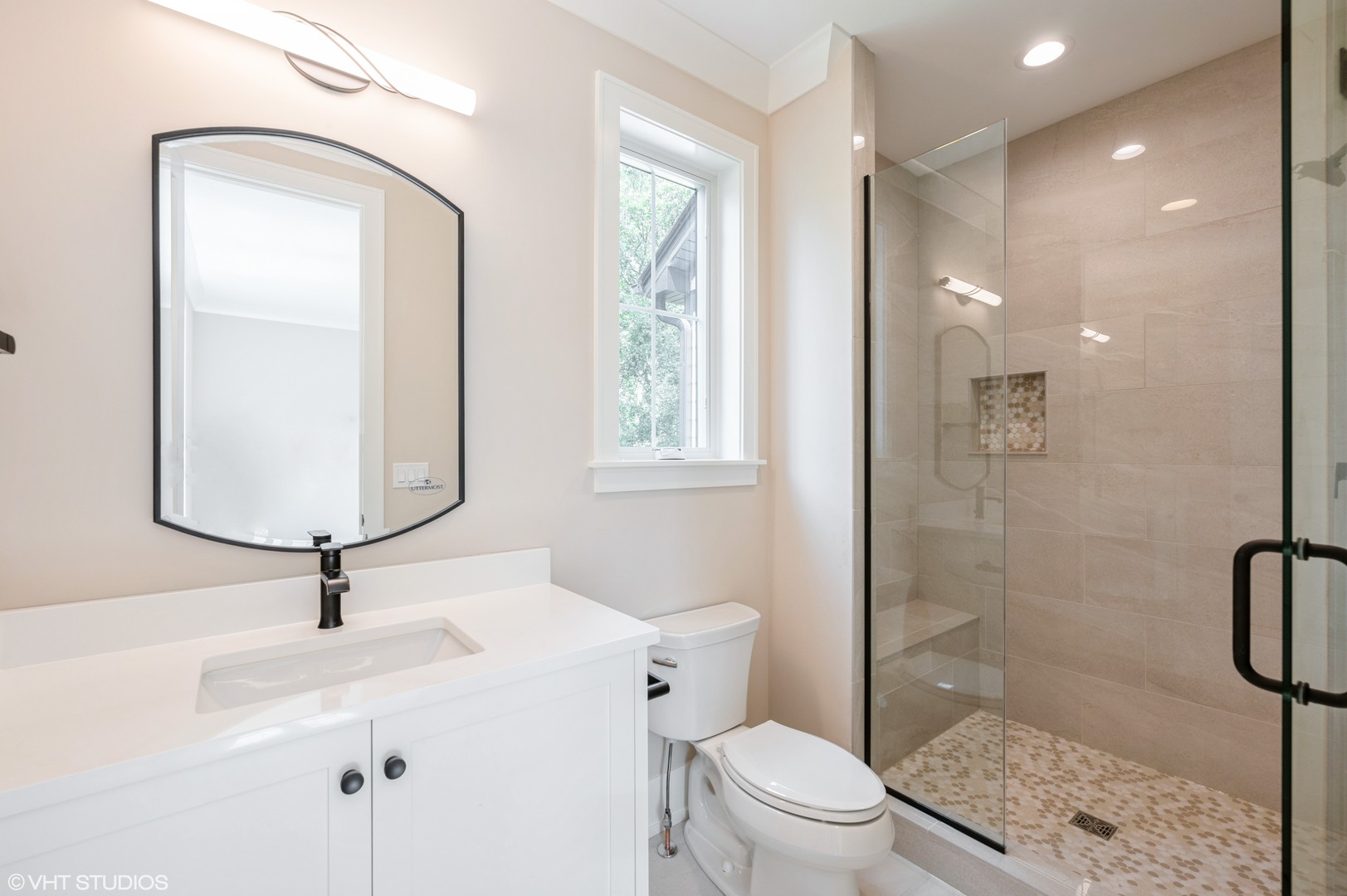 Willowbrook, IL 60527