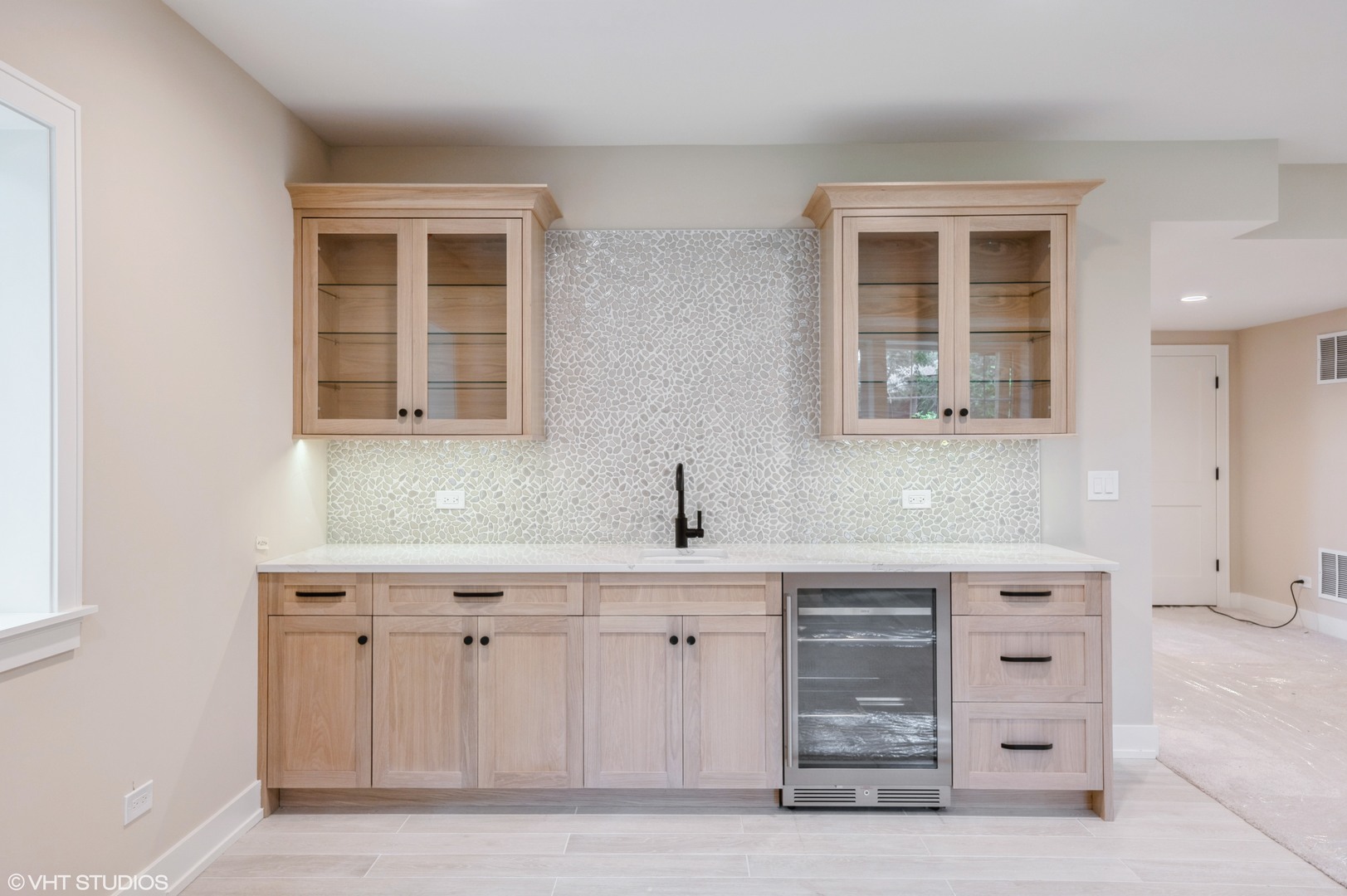 Willowbrook, IL 60527