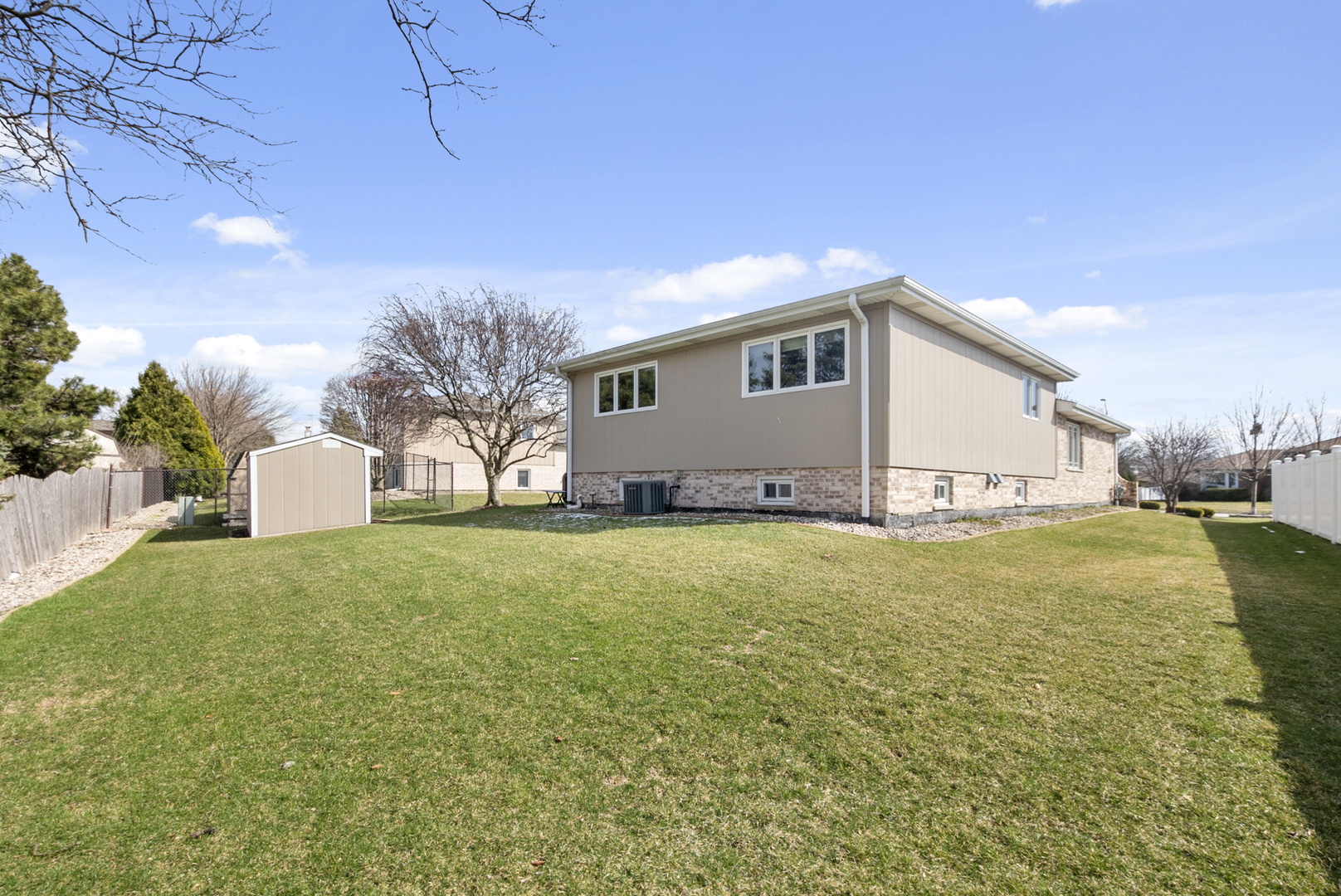 6948 Coachwood Trail, Tinley Park, IL 60477