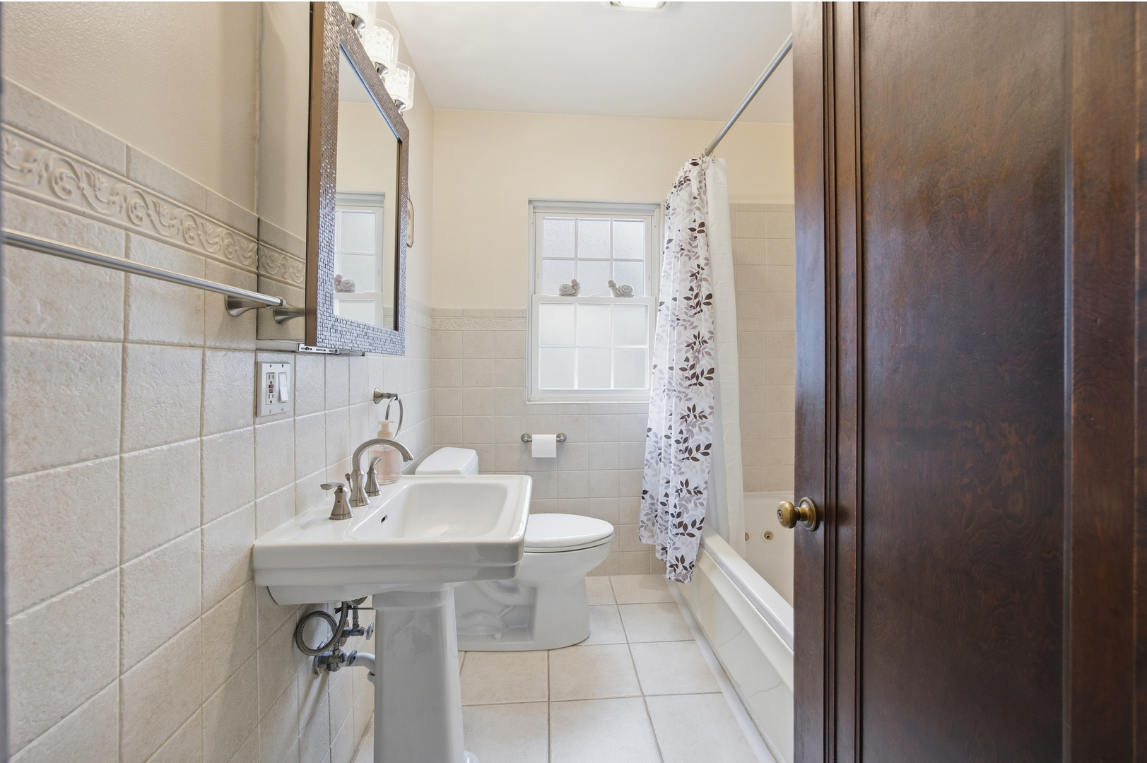 2557 Oak Street, River Grove, IL 60171