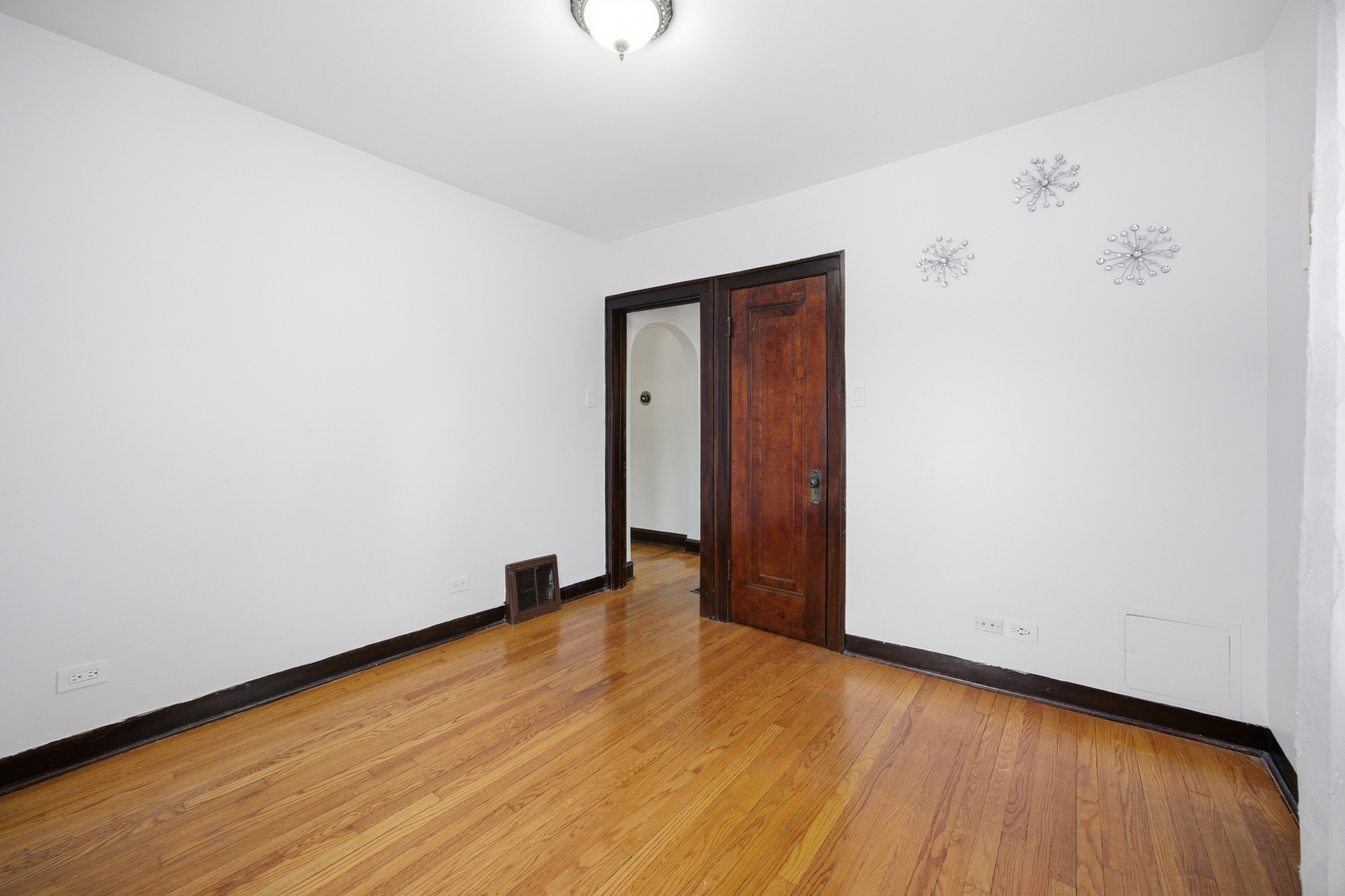 2557 Oak Street, River Grove, IL 60171