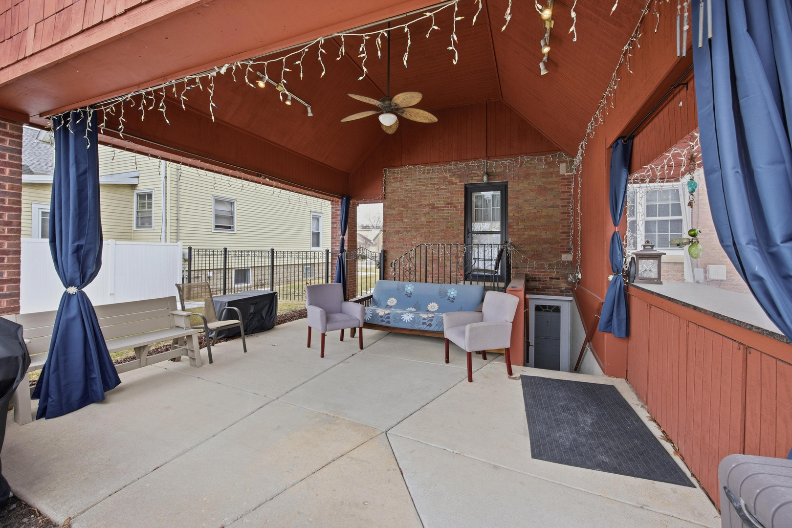 2557 Oak Street, River Grove, IL 60171