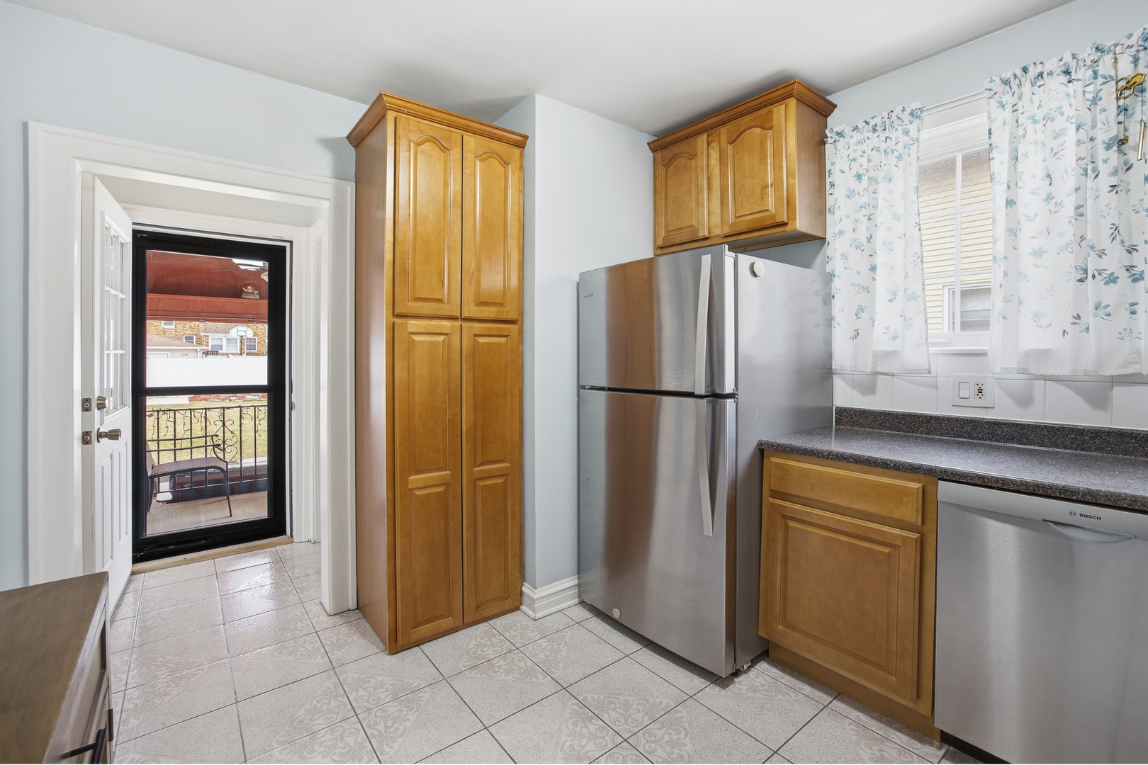 2557 Oak Street, River Grove, IL 60171