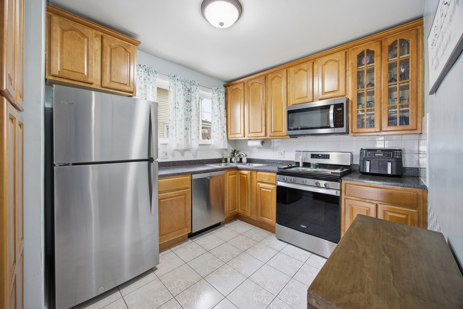 2557 Oak Street, River Grove, IL 60171