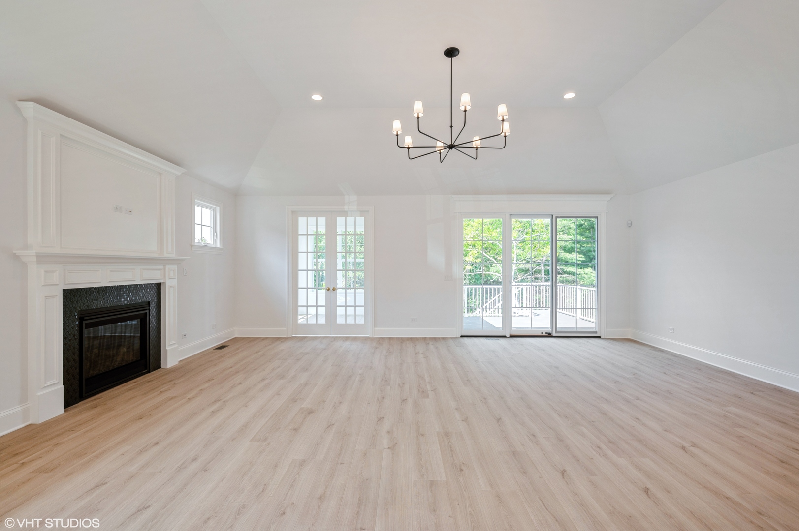 Willowbrook, IL 60527