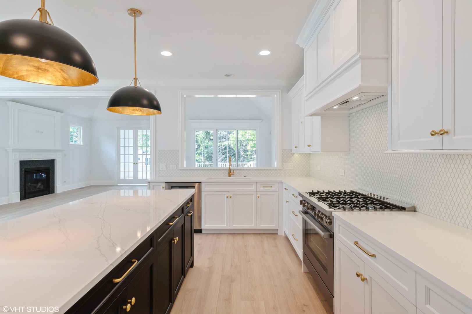 Willowbrook, IL 60527