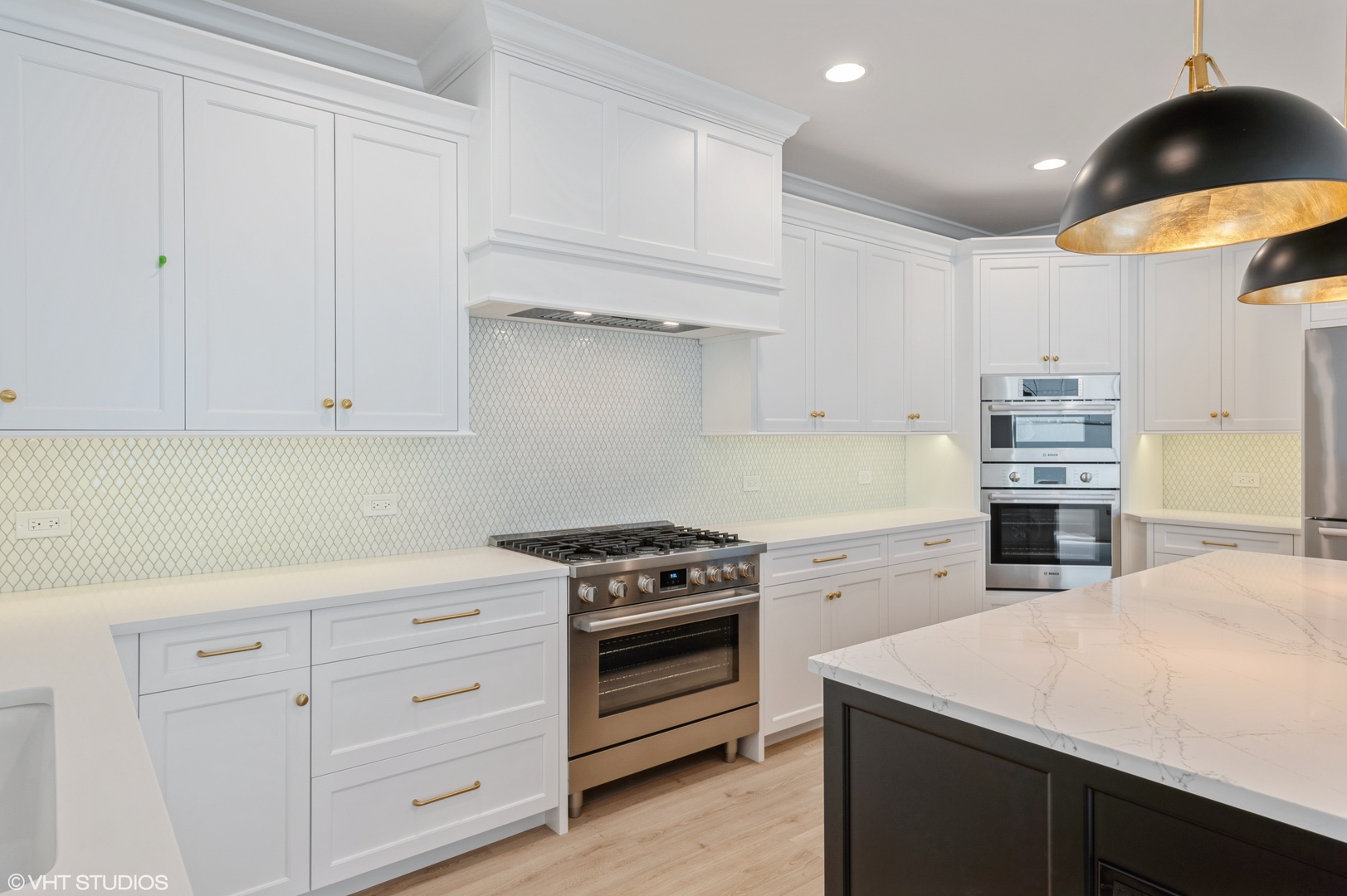 Willowbrook, IL 60527