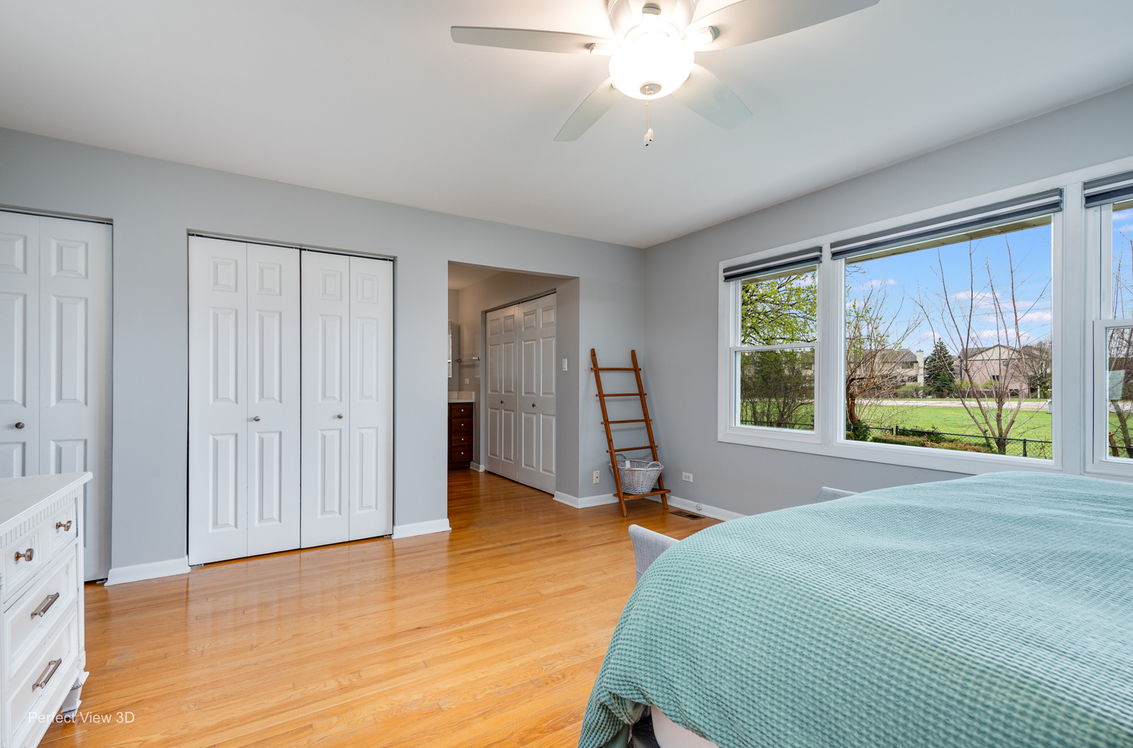 1003 W Hintz Road, Arlington Heights, IL 60004