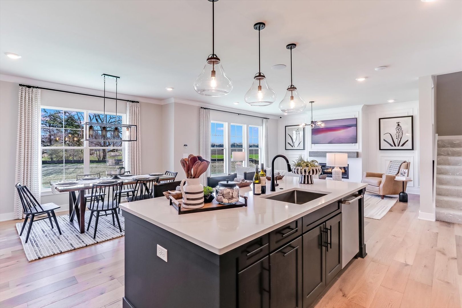 205 Piper Glen Avenue, Oswego, IL 60543