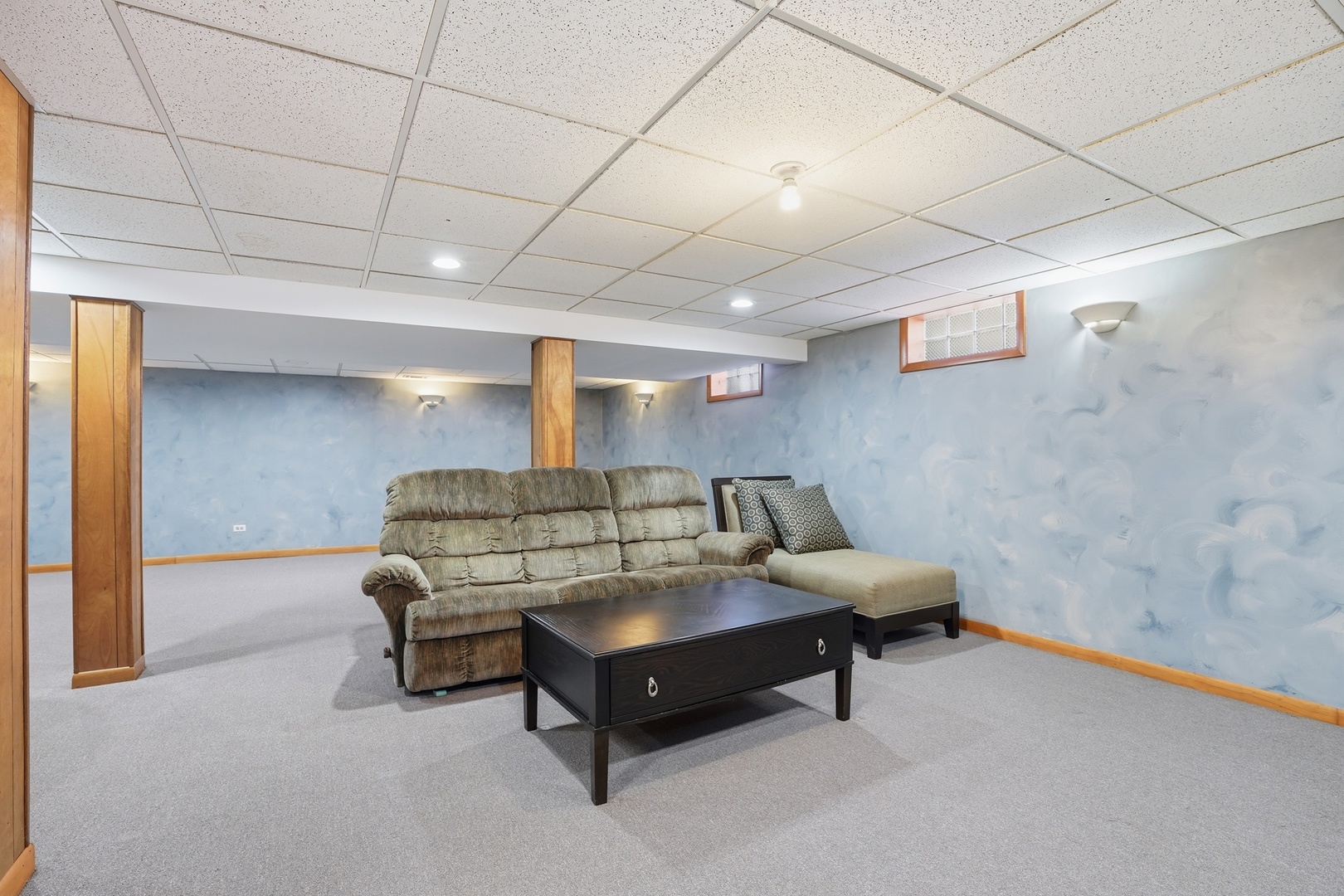 18439 Locust Street, Lansing, IL 60438