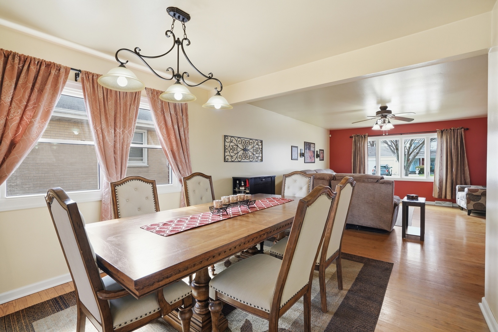 18439 Locust Street, Lansing, IL 60438