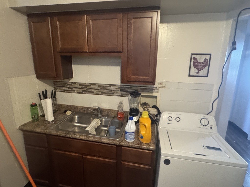 3511 W Van Buren Street, Chicago, IL 60624