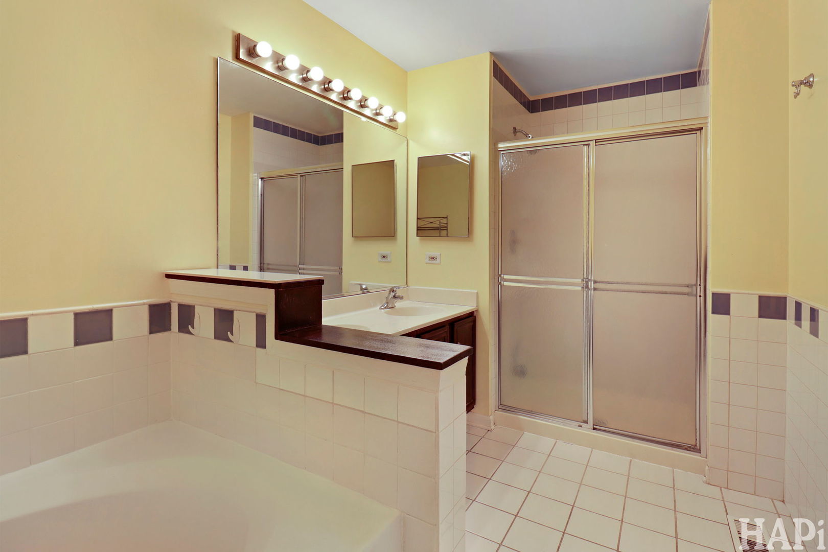 2216 N Sunrise Drive, Round Lake Beach, IL 60073