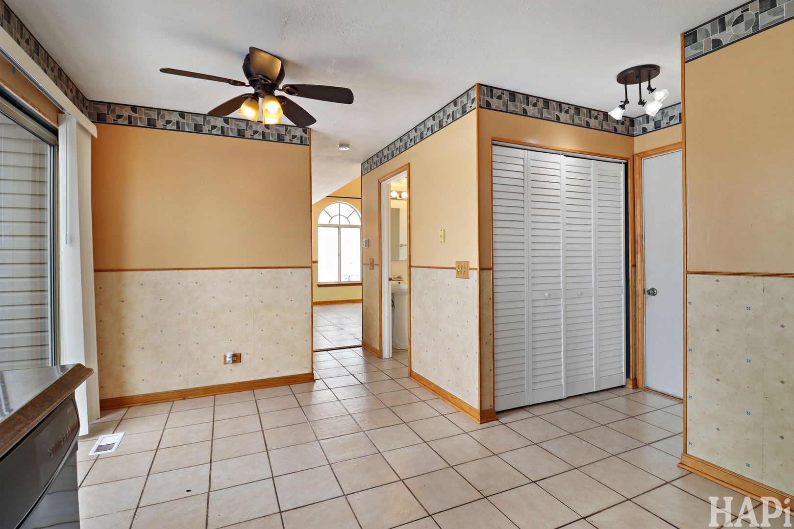 2216 N Sunrise Drive, Round Lake Beach, IL 60073