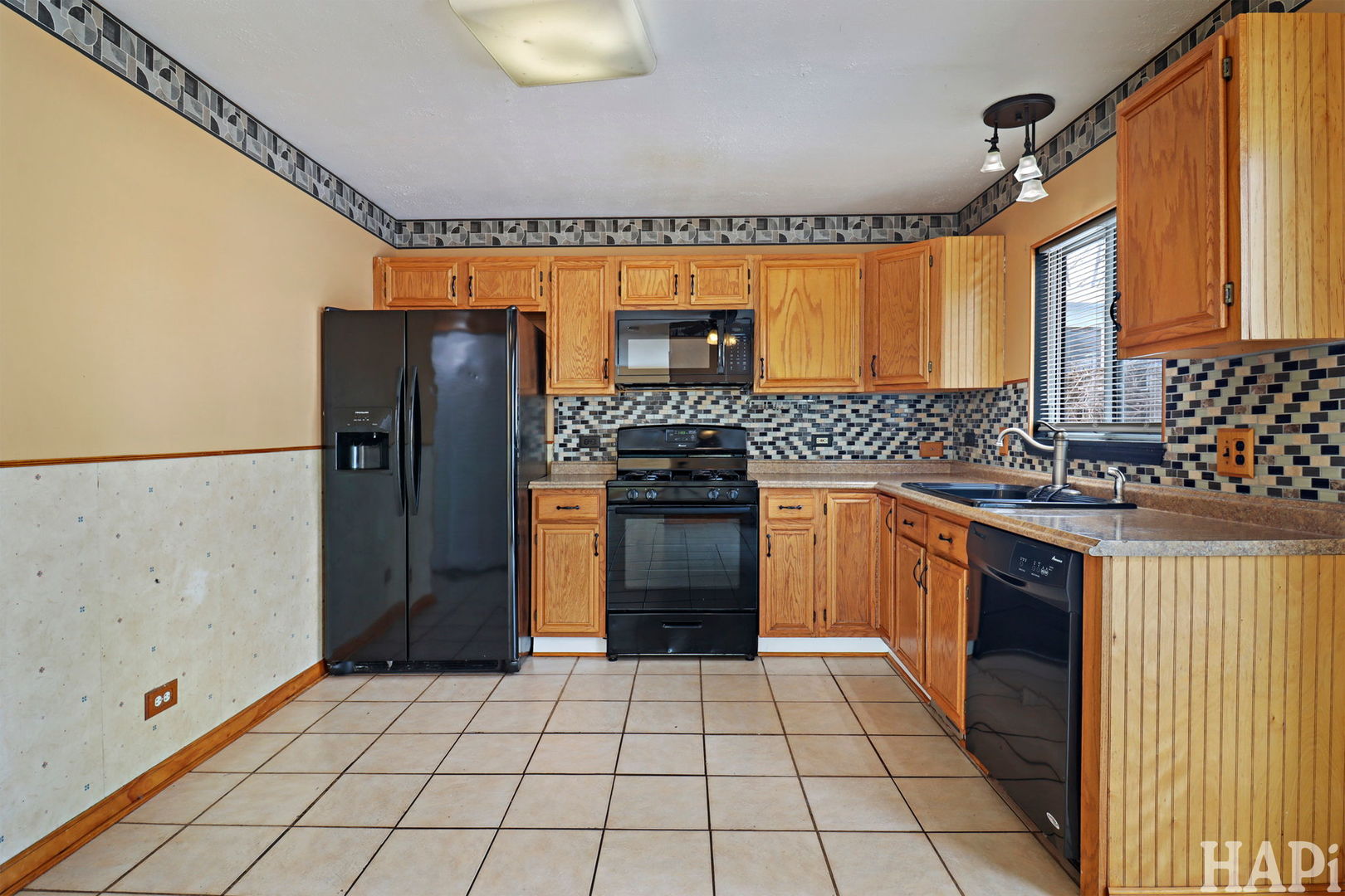 2216 N Sunrise Drive, Round Lake Beach, IL 60073