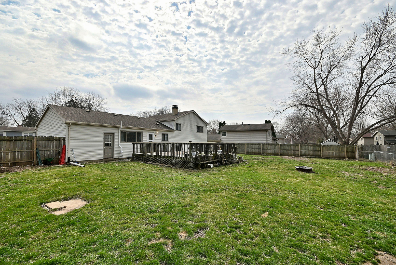 966 Aberdeen Drive, Crystal Lake, IL 60014