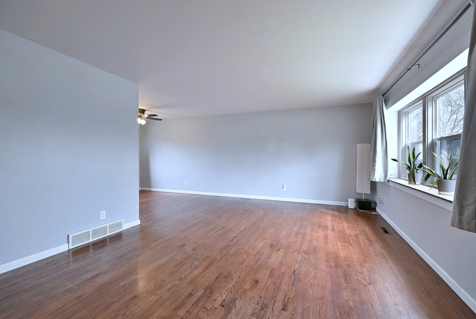 966 Aberdeen Drive, Crystal Lake, IL 60014