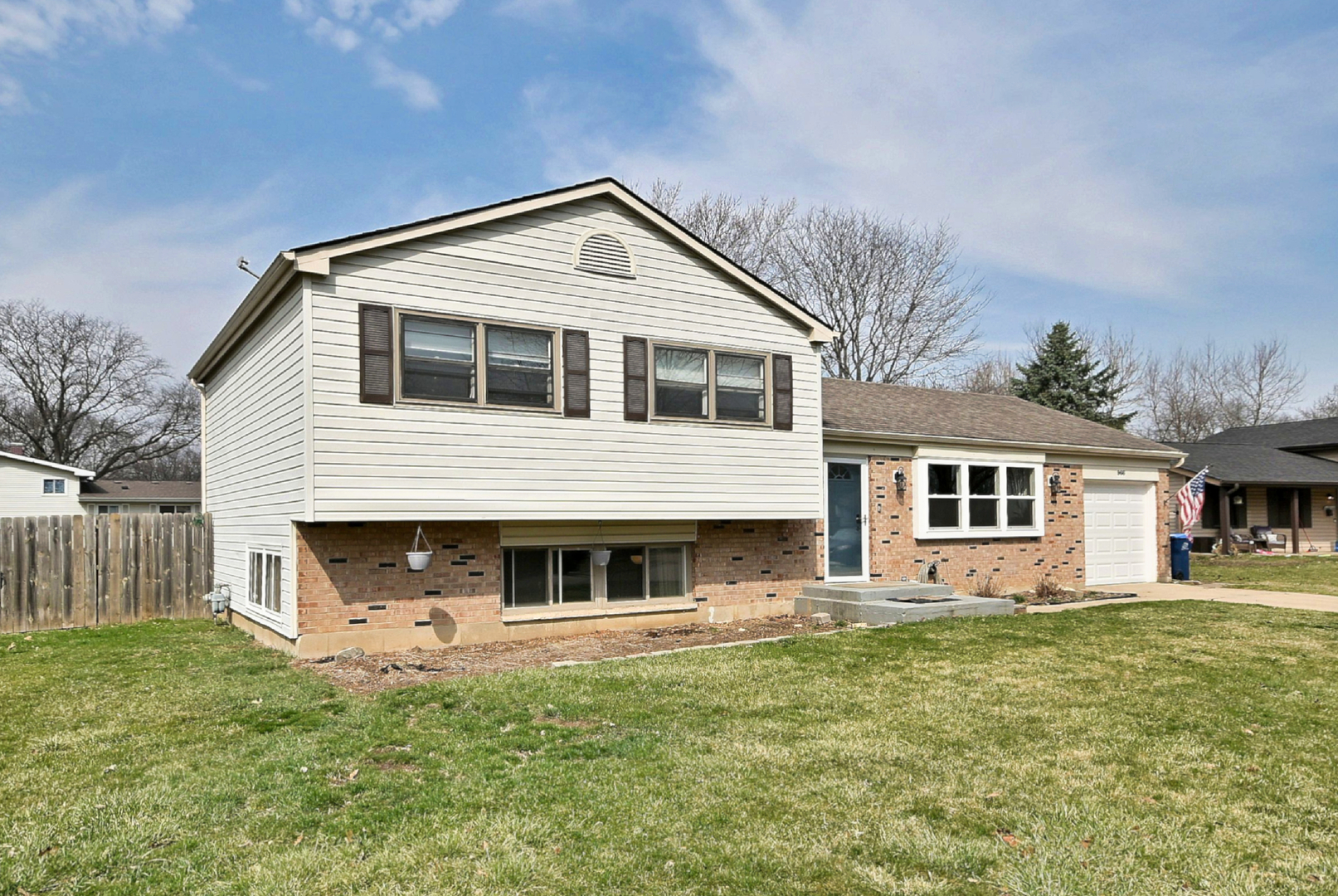 966 Aberdeen Drive, Crystal Lake, IL 60014