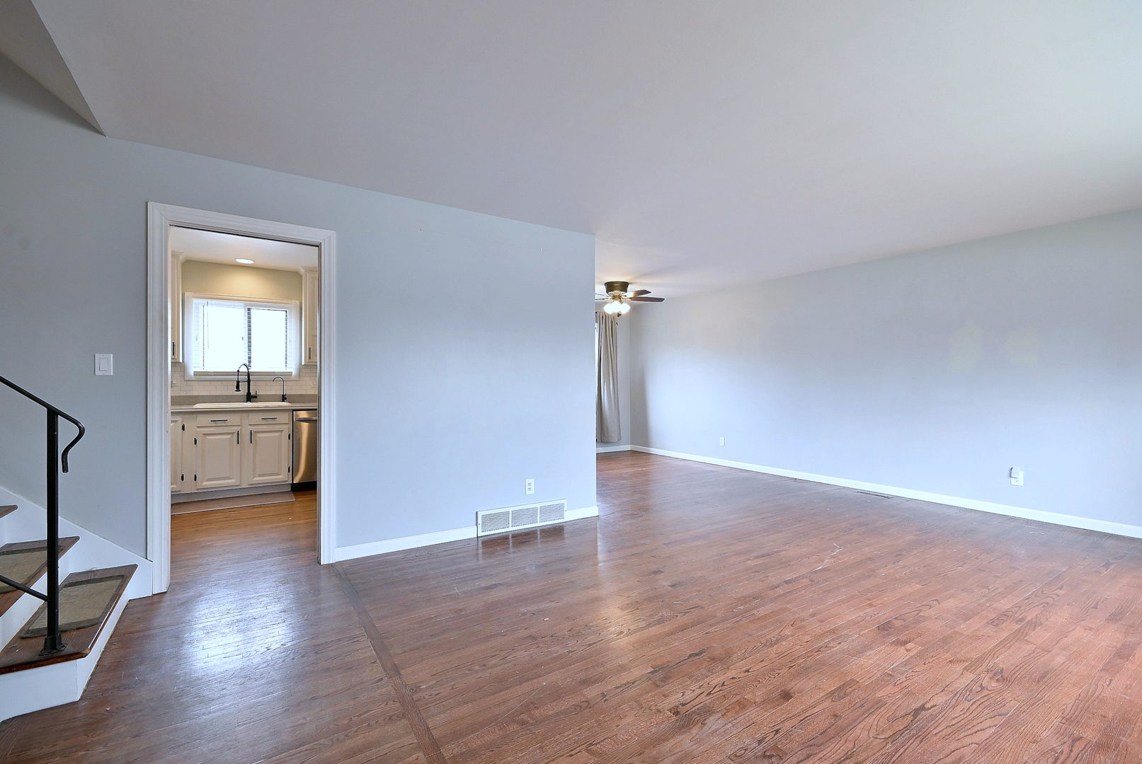 966 Aberdeen Drive, Crystal Lake, IL 60014