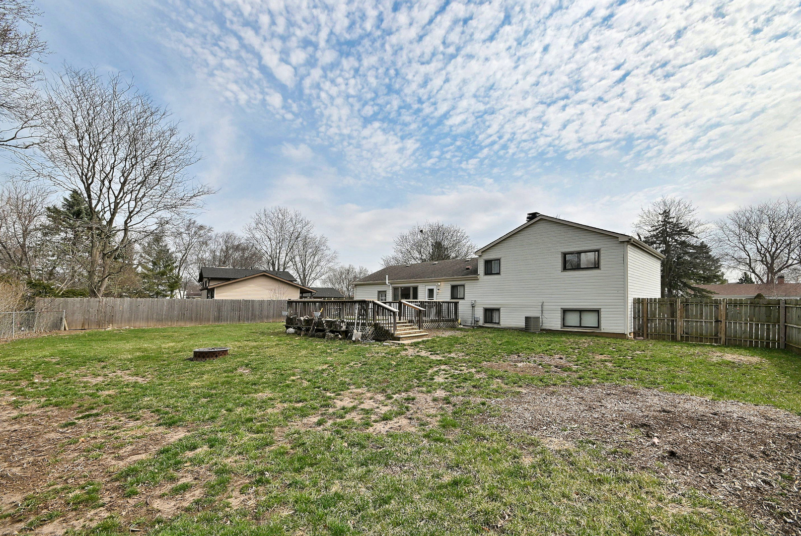 966 Aberdeen Drive, Crystal Lake, IL 60014