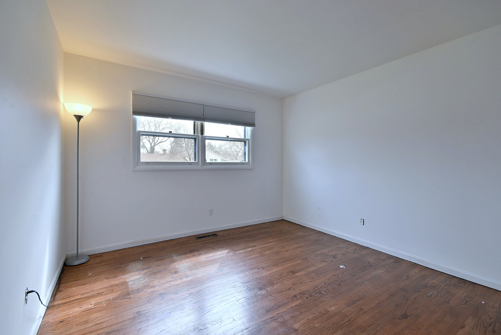 966 Aberdeen Drive, Crystal Lake, IL 60014