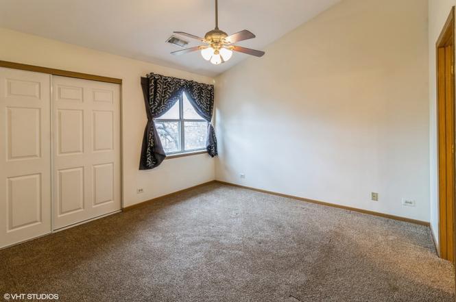 1291 COLDSPRING Road, Carol Stream, IL 60188