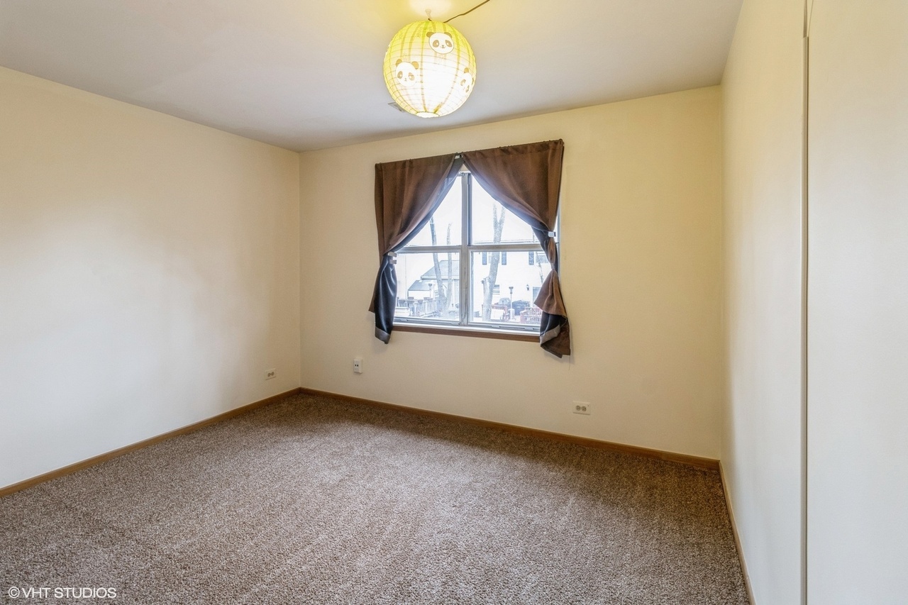 1291 COLDSPRING Road, Carol Stream, IL 60188