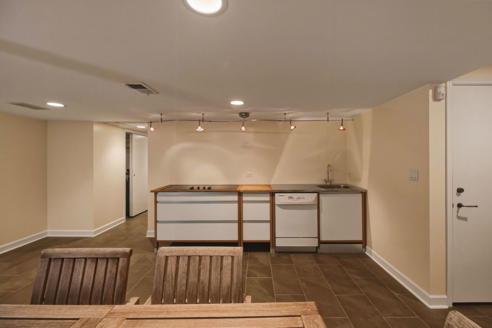 568 Plymouth Drive, Inverness, IL 60067