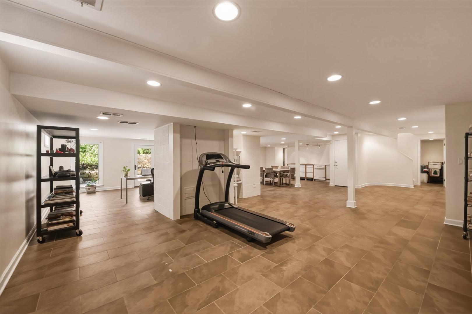 568 Plymouth Drive, Inverness, IL 60067