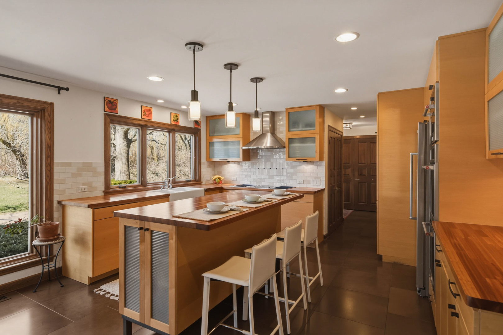 568 Plymouth Drive, Inverness, IL 60067