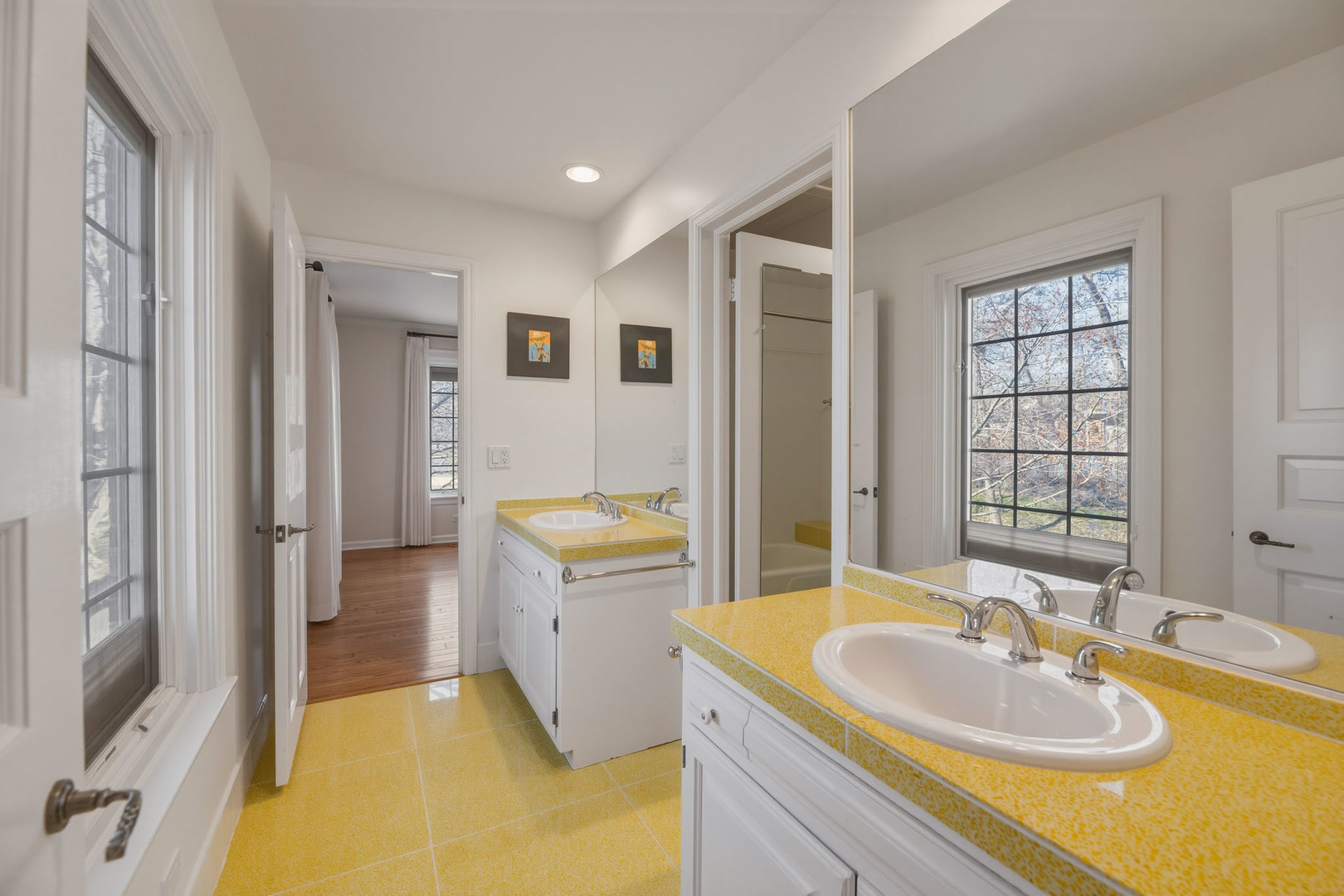 568 Plymouth Drive, Inverness, IL 60067