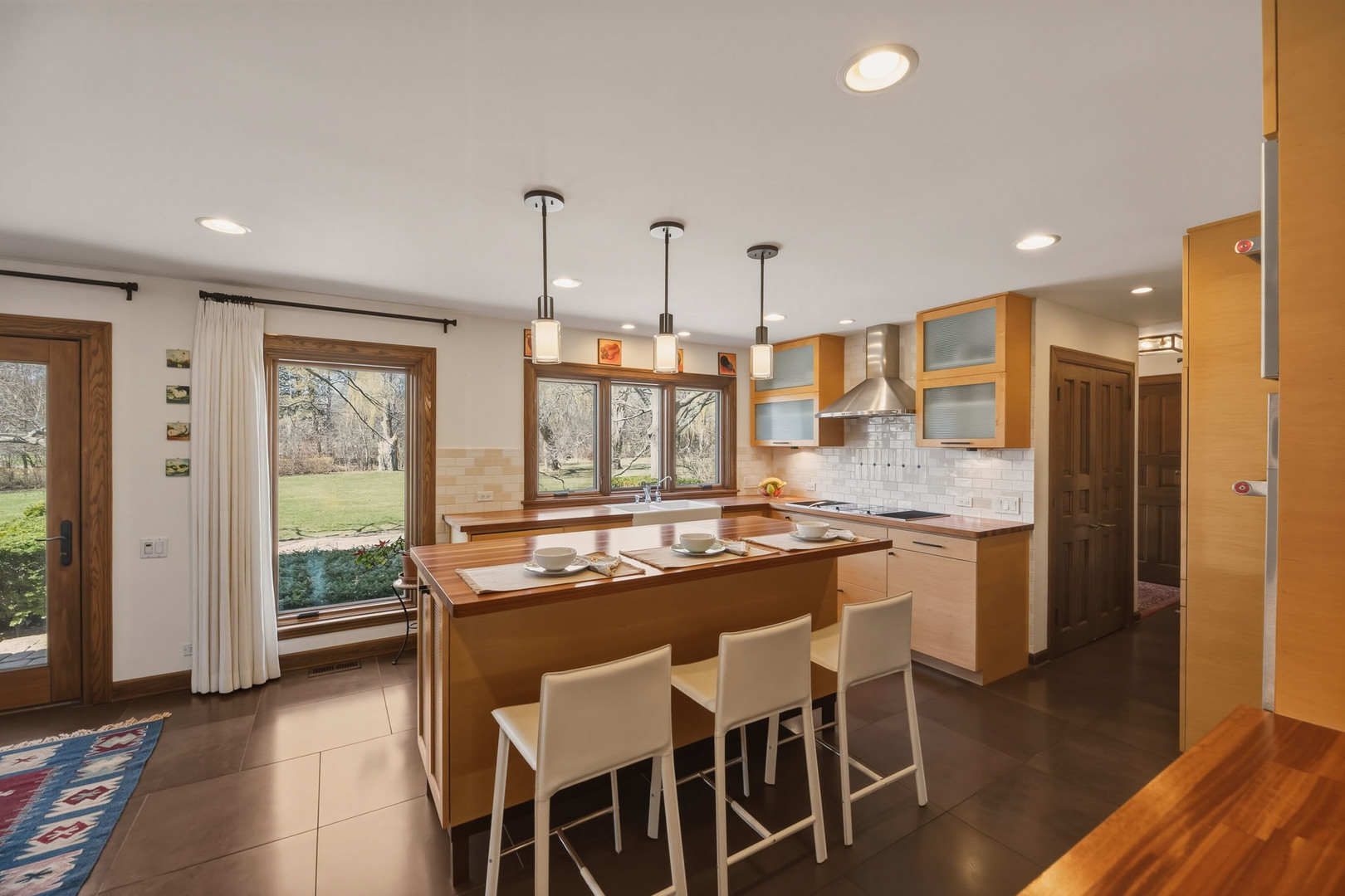 568 Plymouth Drive, Inverness, IL 60067