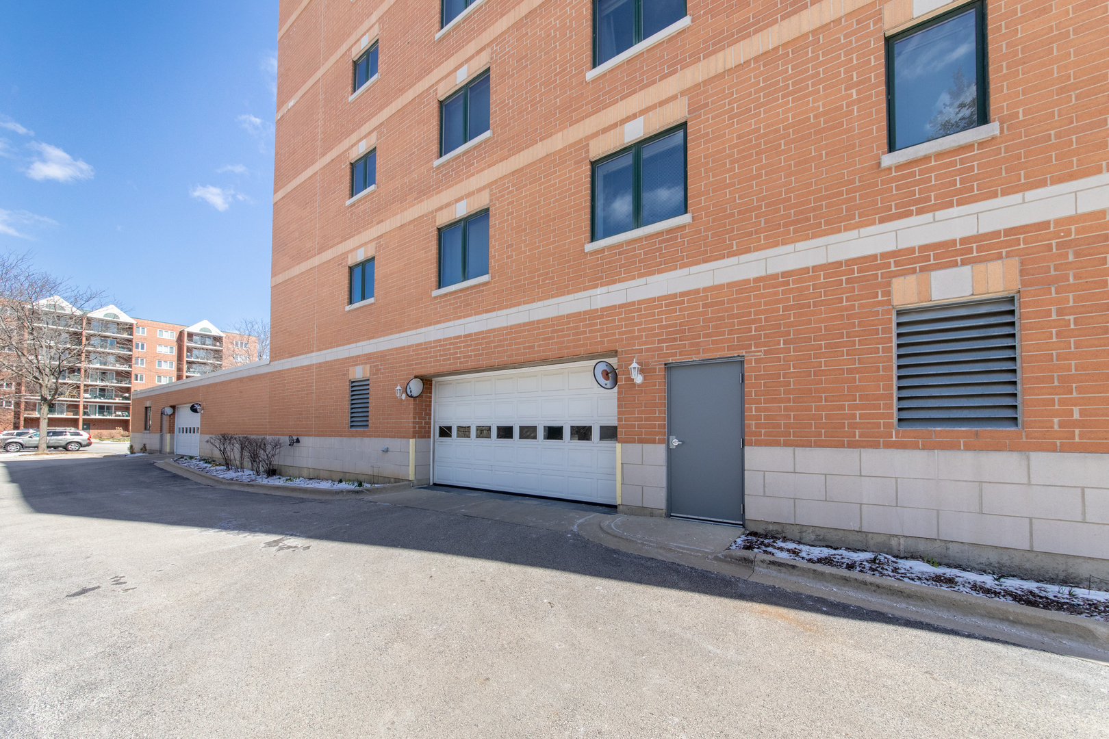 1636 Ashland Avenue #402, Des Plaines, IL 60016