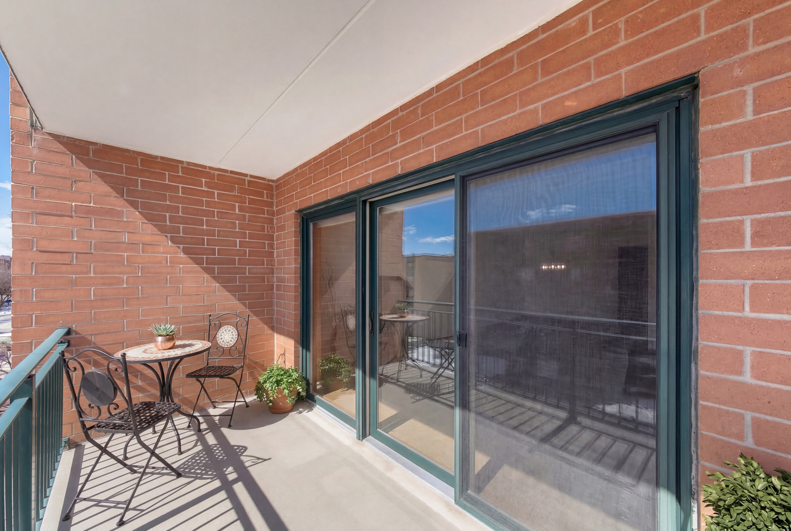 1636 Ashland Avenue #402, Des Plaines, IL 60016