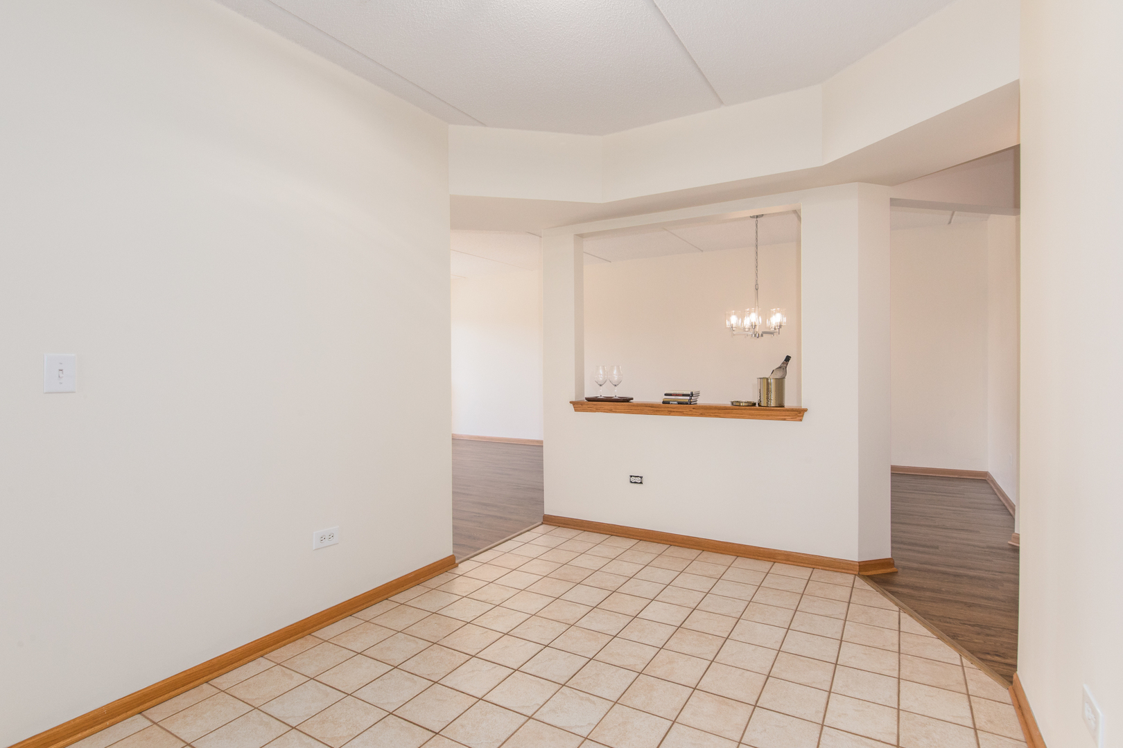 1636 Ashland Avenue #402, Des Plaines, IL 60016