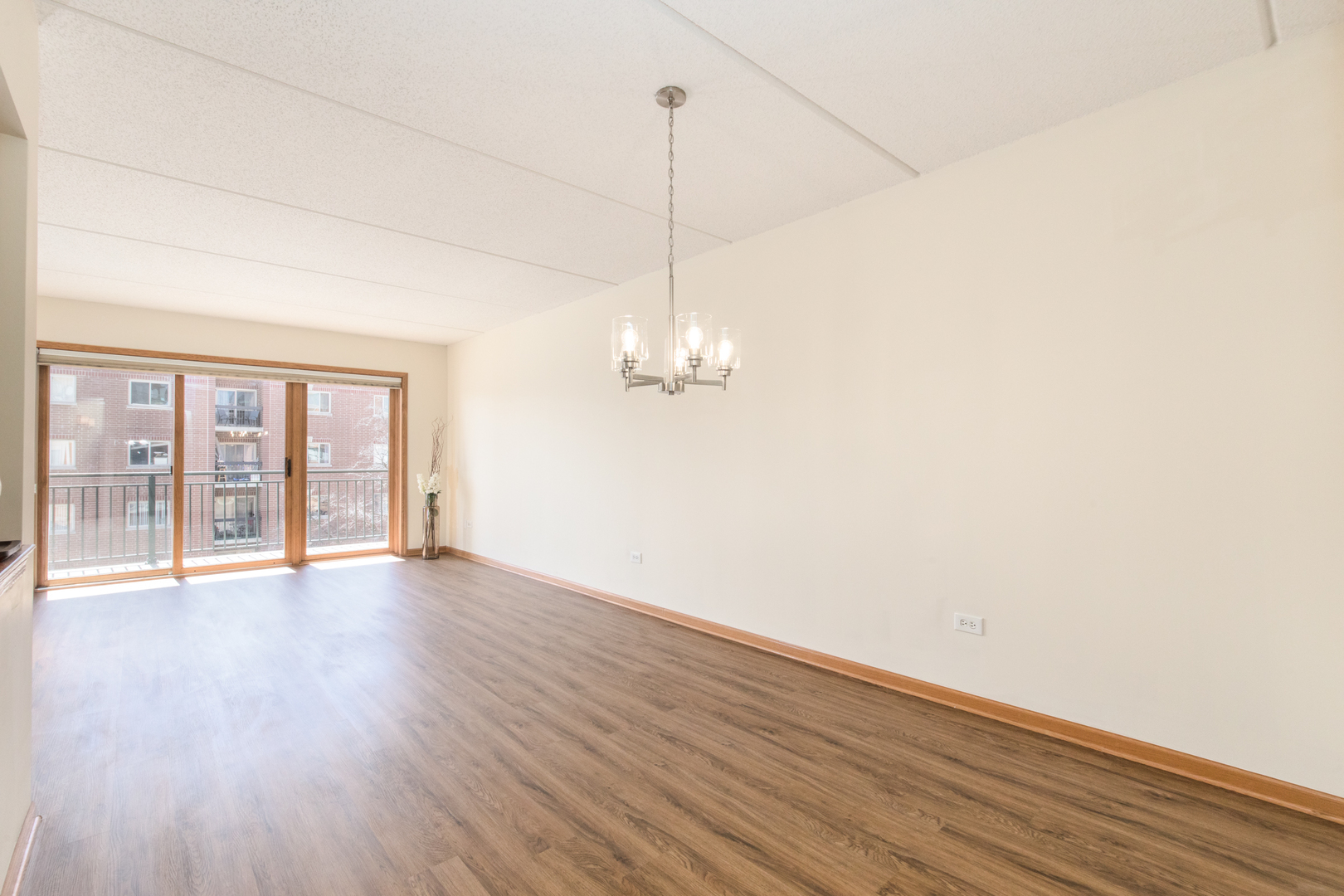 1636 Ashland Avenue #402, Des Plaines, IL 60016