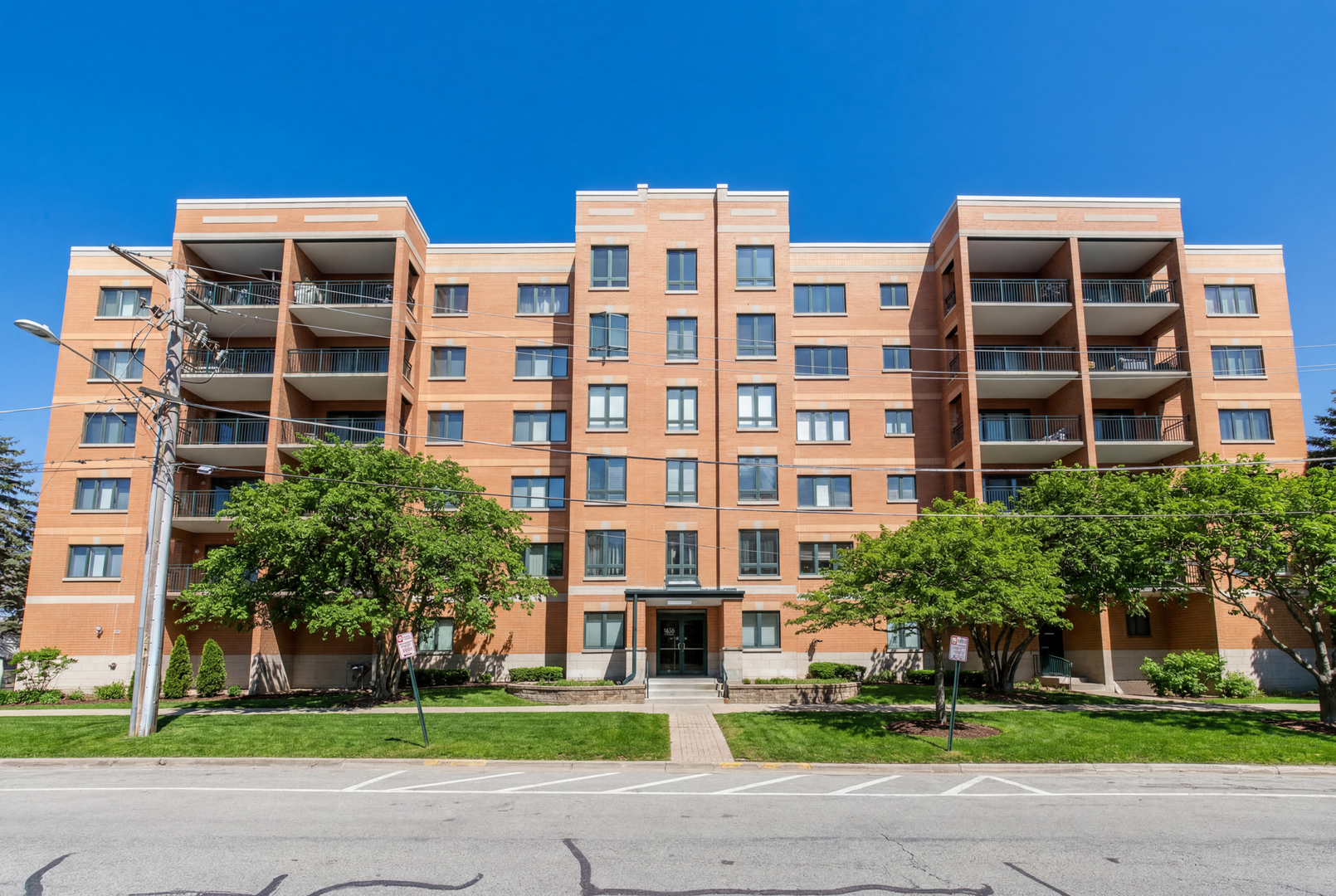 1636 Ashland Avenue #402, Des Plaines, IL 60016