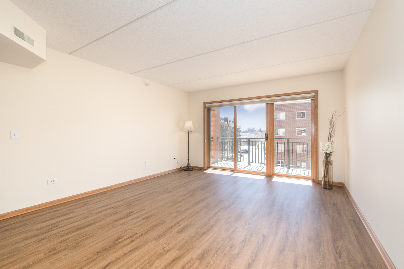 1636 Ashland Avenue #402, Des Plaines, IL 60016