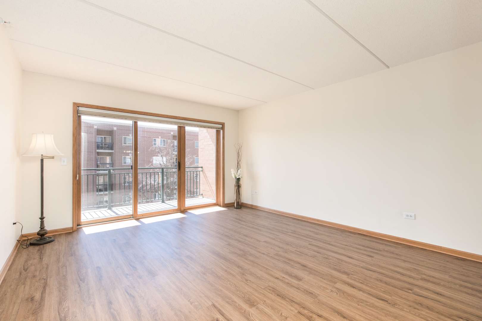 1636 Ashland Avenue #402, Des Plaines, IL 60016