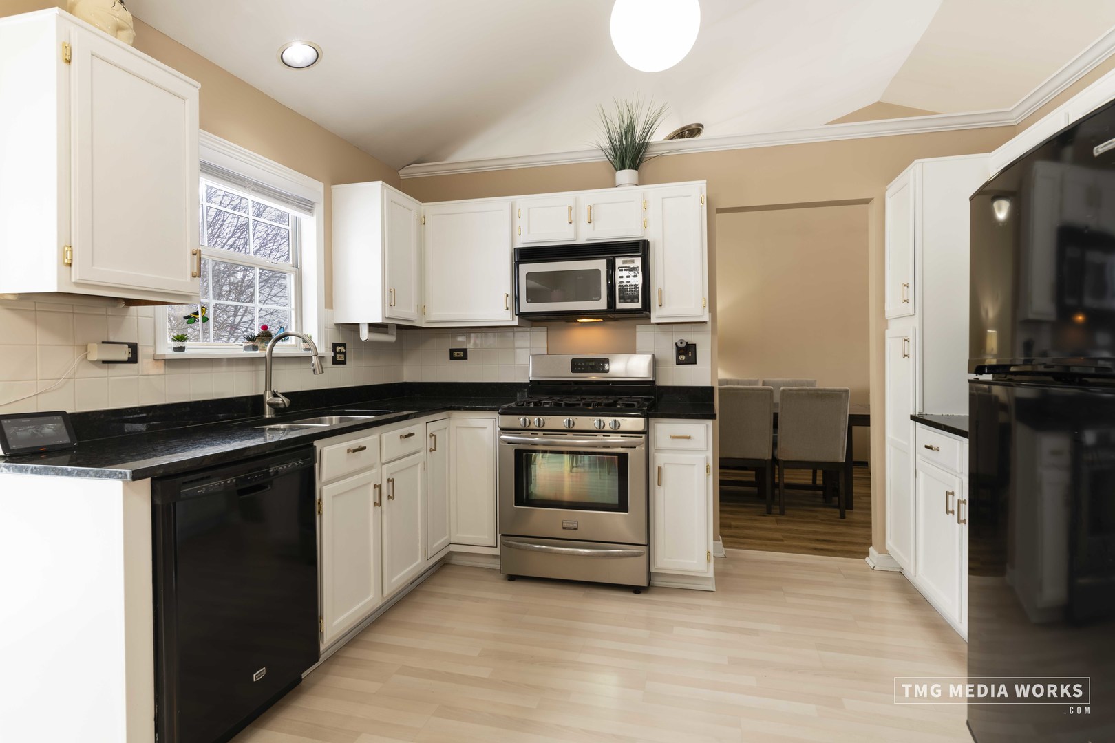 3540 Fairfax Court, Aurora, IL 60504